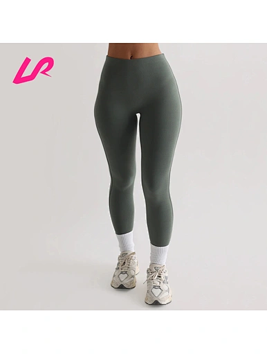 Our compression running leggings combines functionality and style. Made from high-quality materials and designed for a range of activities, it's perfect for your next workout. Shop now!